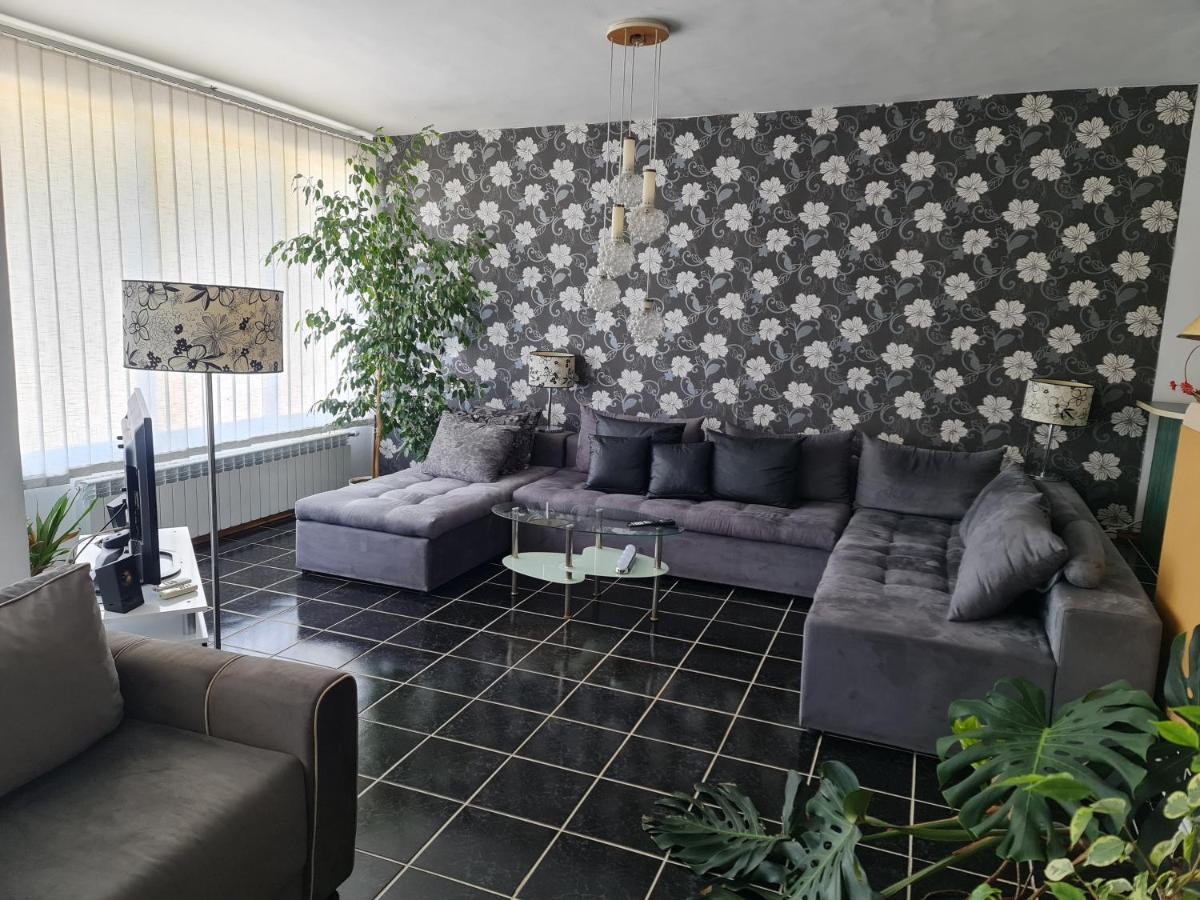 Hotel Rai Obrochishte Εξωτερικό φωτογραφία