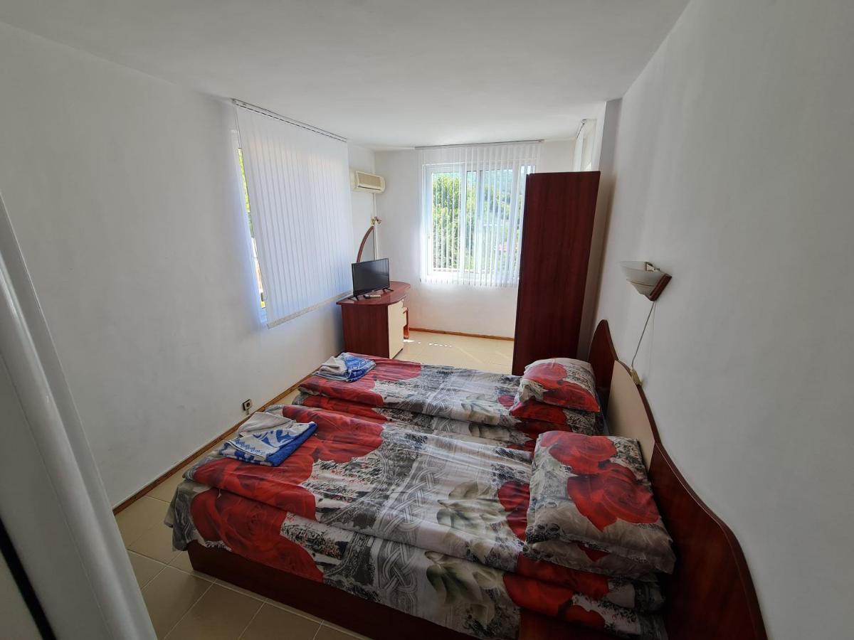 Hotel Rai Obrochishte Εξωτερικό φωτογραφία
