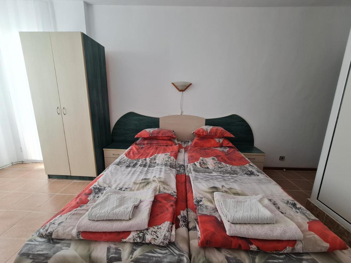 Hotel Rai Obrochishte Εξωτερικό φωτογραφία